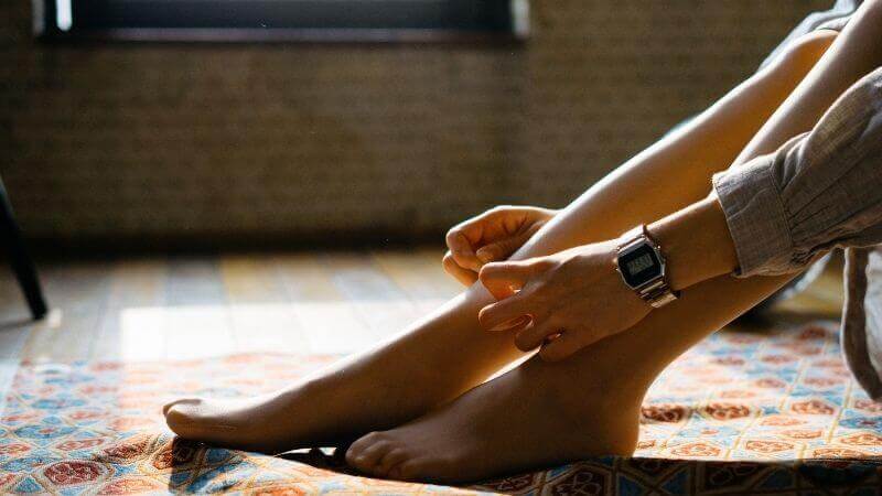 ¿Piernas hinchadas en verano? No es solo un problema estético