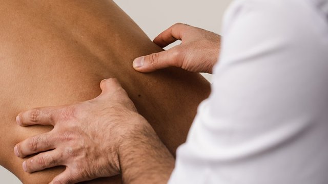 Palpación columna vertebral