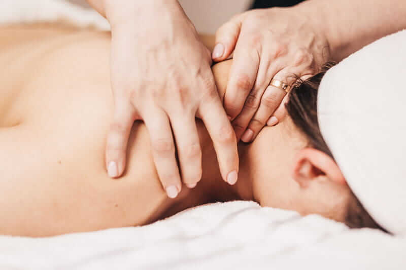 Cómo puede ayudar el masaje cervical en caso de vértigos